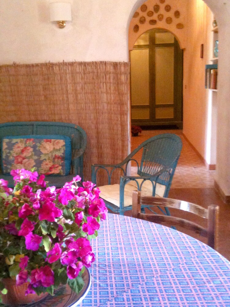 ハウス ウィズ 2 ベッドルームズ イン シアッカ ウィズ ワンダフル マウンテン ビュー エンクロゼド ガーデン アンド Wifi ニア ザ ビーチ シャッカ の宿泊予約 ホテルズドットコム