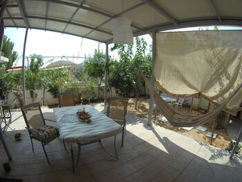 Φωτογραφία του Studio in Isthmia, Corinthia, With Enclosed Garden - 3 km From the Beach, Λουτράκι-Άγιοι Θεόδωροι
