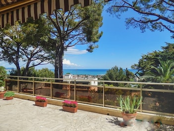 Image de Apartment With one Bedroom in Villeneuve-loubet, With Wonderful sea View, Pool Access and Terrace à Villeneuve-Loubet
