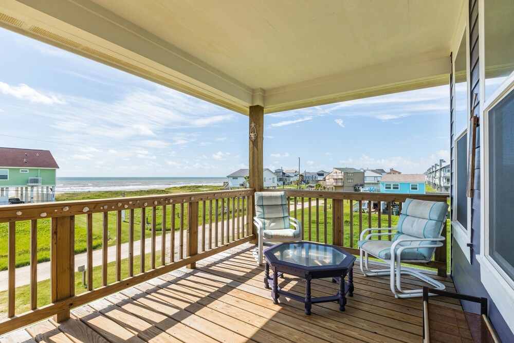 Book Purple House Holiday Home 2 In Jamaica Beach Hotels Purple House Holiday Home 2 Galveston Terrace Patio