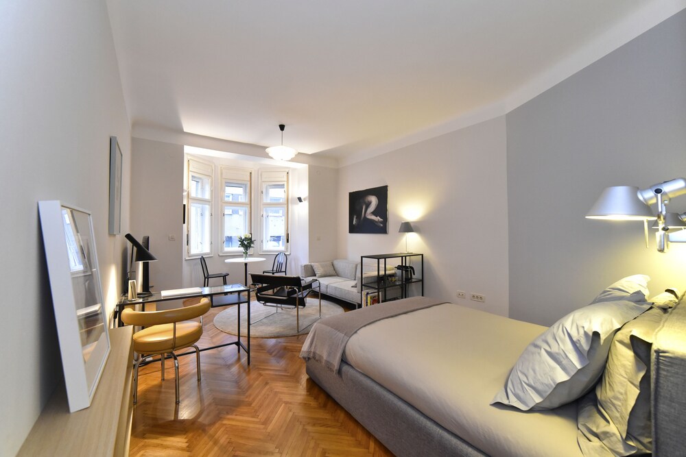 包豪斯公寓酒店