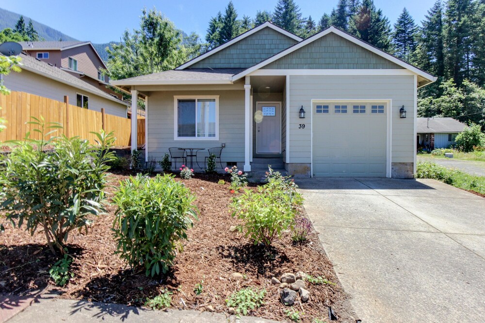 Book The Cascadia Skysail Apartment 3 In Cascade Locks Hotels The Cascadia Skysail Apartment 3 Cascade Locks Terrace Patio