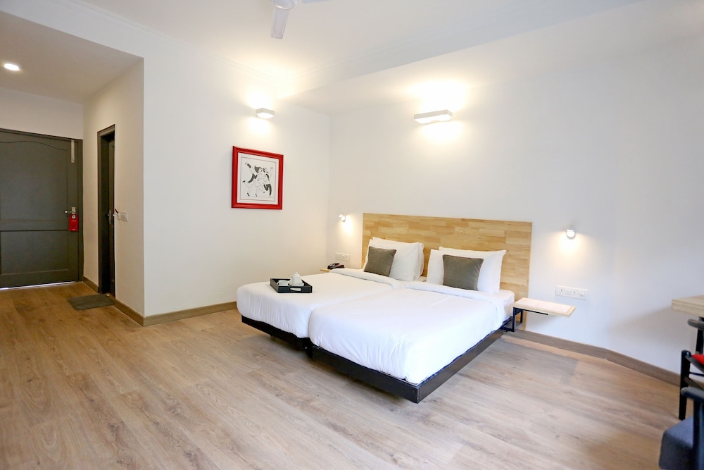 Book Oyo Townhouse 020 Huda Metro South City 1 In Gurugram Hotels Com Oyo Townhouse 020 Huda Metro South City 1 Gurugram