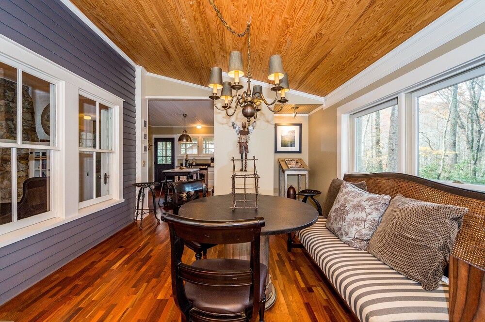 由緒ある邸宅 ベッドルーム 3 室 ベッドルーム 2 室 ベッドルーム 5 室 ホーム ブラック マウンテン の宿泊予約 ホテルズドットコム