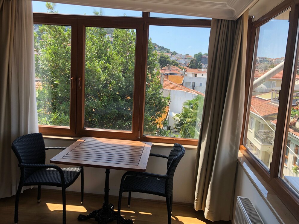 Selanikli Pansiyon Heybeliada Adalar Hotels Com