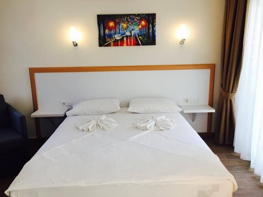 Book Kardesler Otel In Bodrum Hotels Com