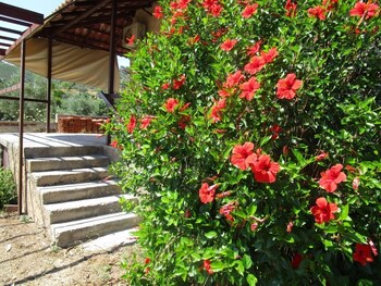 Φωτογραφία του Countryside house, Λουτράκι-Άγιοι Θεόδωροι