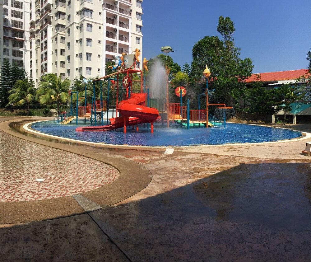 Homestay Bayou Lagoon Park Resort Malacca City Info Photos Reviews Book At Hotels Com