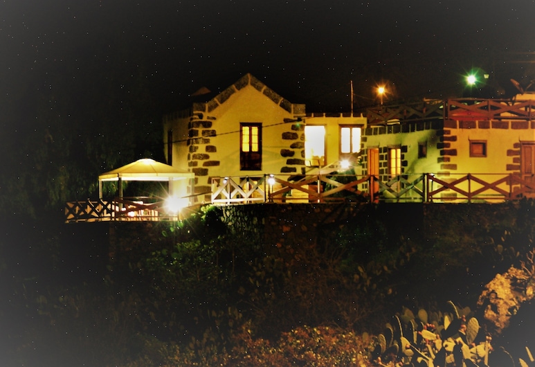 Casa Rural La Asomada En Valverde Hotels Com