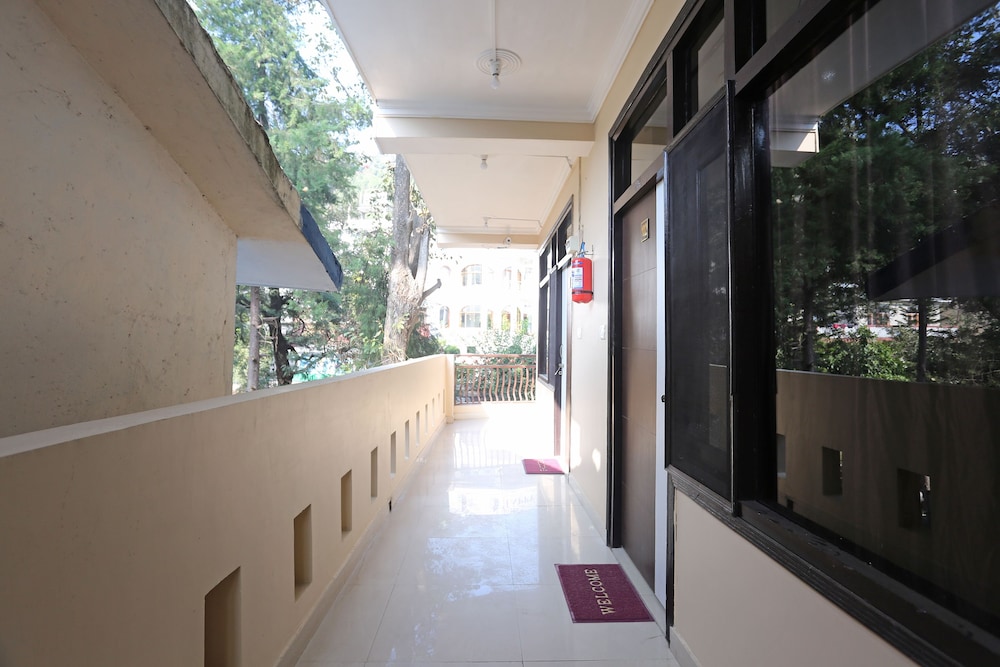 Book Oyo 10216 Hotel Uk Retreat In Sattal Hotels Oyo 10216 Hotel Uk Retreat Bhimtal Terrace Patio