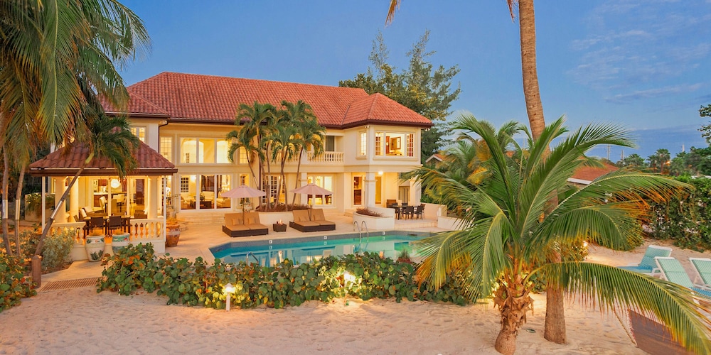 Book Coconut Walk By Grand Cayman Villas Condos In Seven Mile Coconut Walk By Grand Cayman Villas Condos Seven Mile Beach