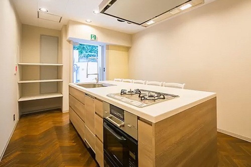 Book The Wardrobe Hostel Roppongi In Tokyo Hotels Com