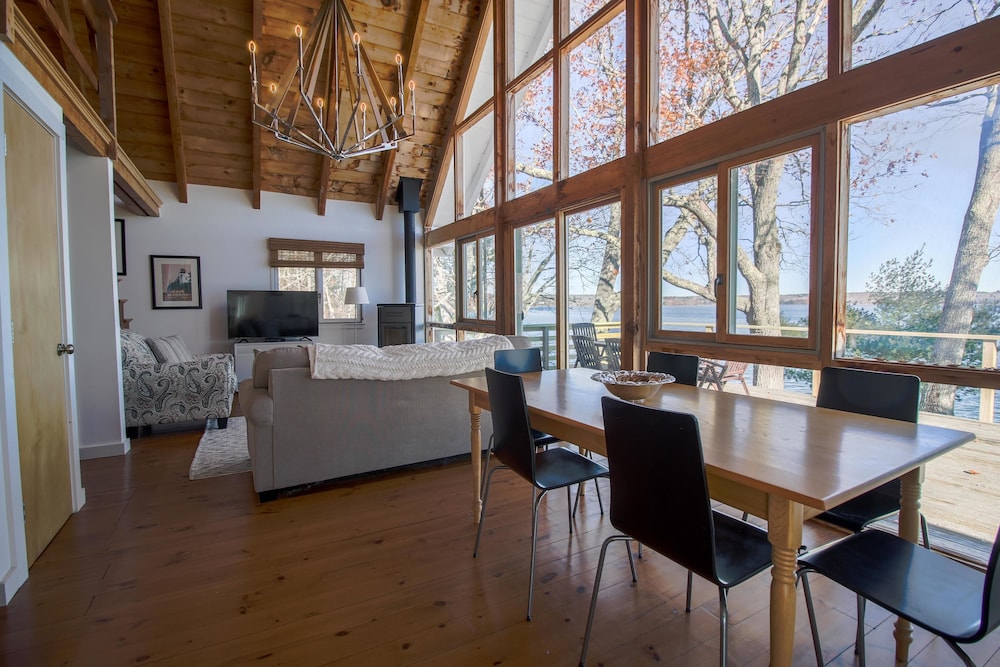 Book The Eagle S Nest Apartment 3 In Waldoboro Hotels The Eagle S Nest Apartment 3 Waldoboro In Room Dining