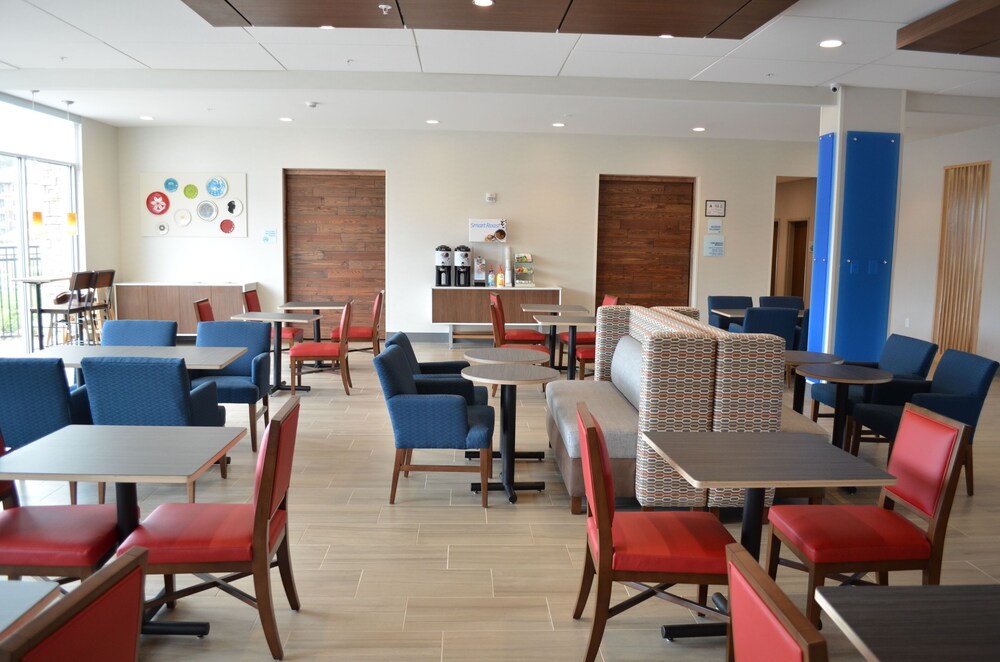 Book Holiday Inn Express Suites Raleigh Airport Brier Creek In Restaurant