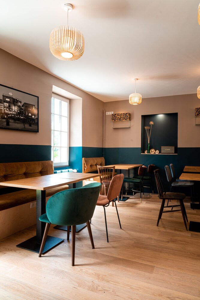 La Cascade Clisson France Clisson Hotel Discounts Hotels Com