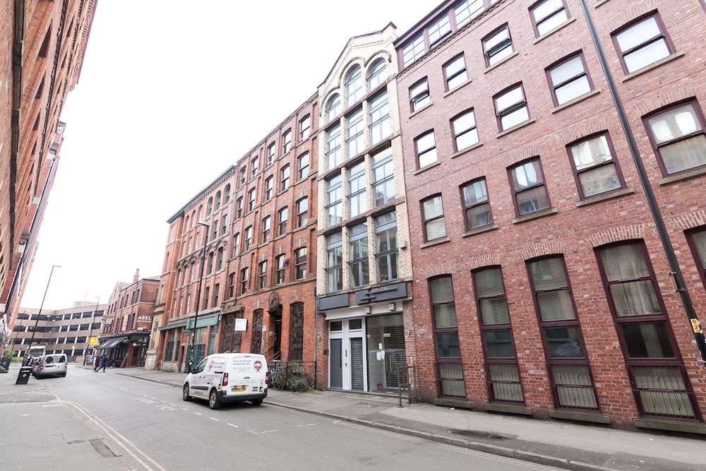 Book Stylish 2br Northern Quarter Apartment In Manchester Hotels Stylish 2br Northern Quarter Apartment Manchester