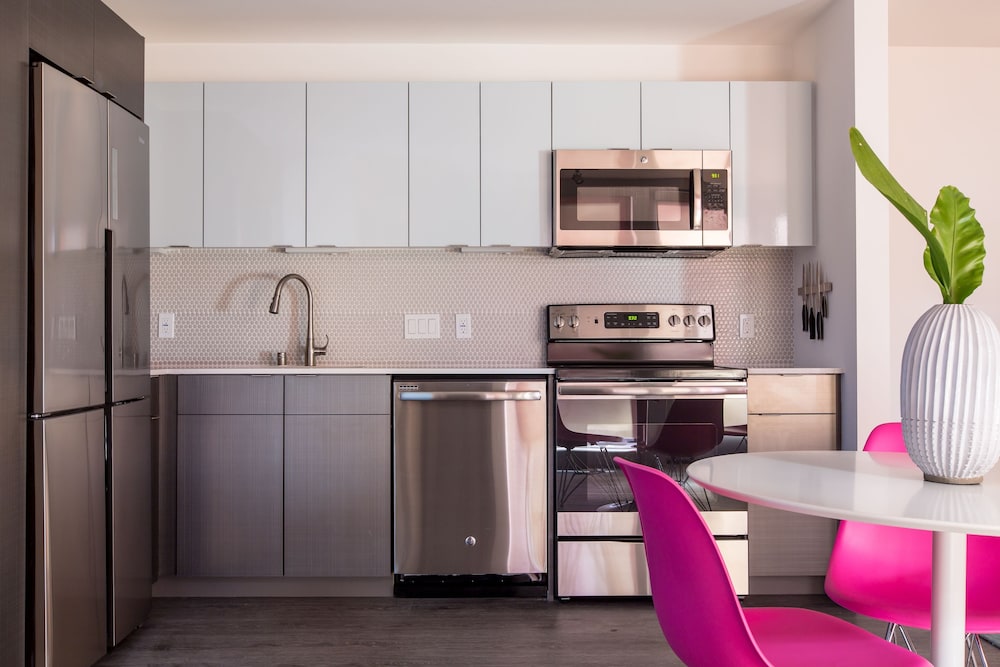 Book Colorful 2br In Hillcrest By Sonder San Go Hotels Colorful 2br In Hillcrest By Sonder San Go Room Kitchen