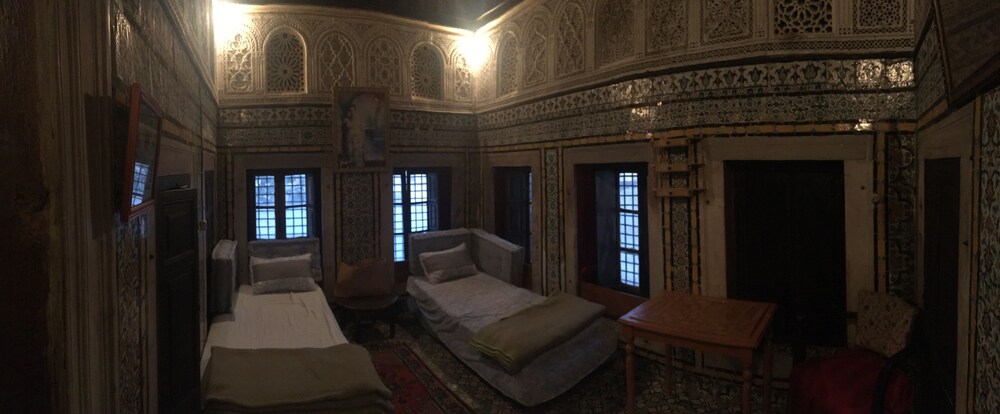 Palais Du Xviii Eme Siecle Hostel Tunis Hotels Com