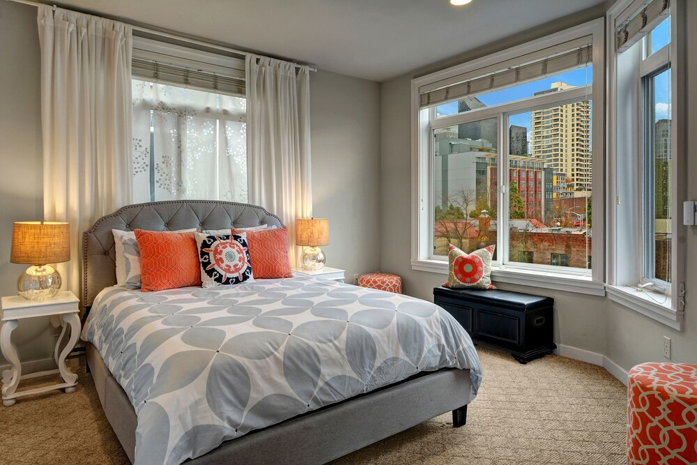 Book Belltown Court Corner View Suite Two Bedroom Apatment In Belltown Court Corner View Suite Two Bedroom Apatment Seattle