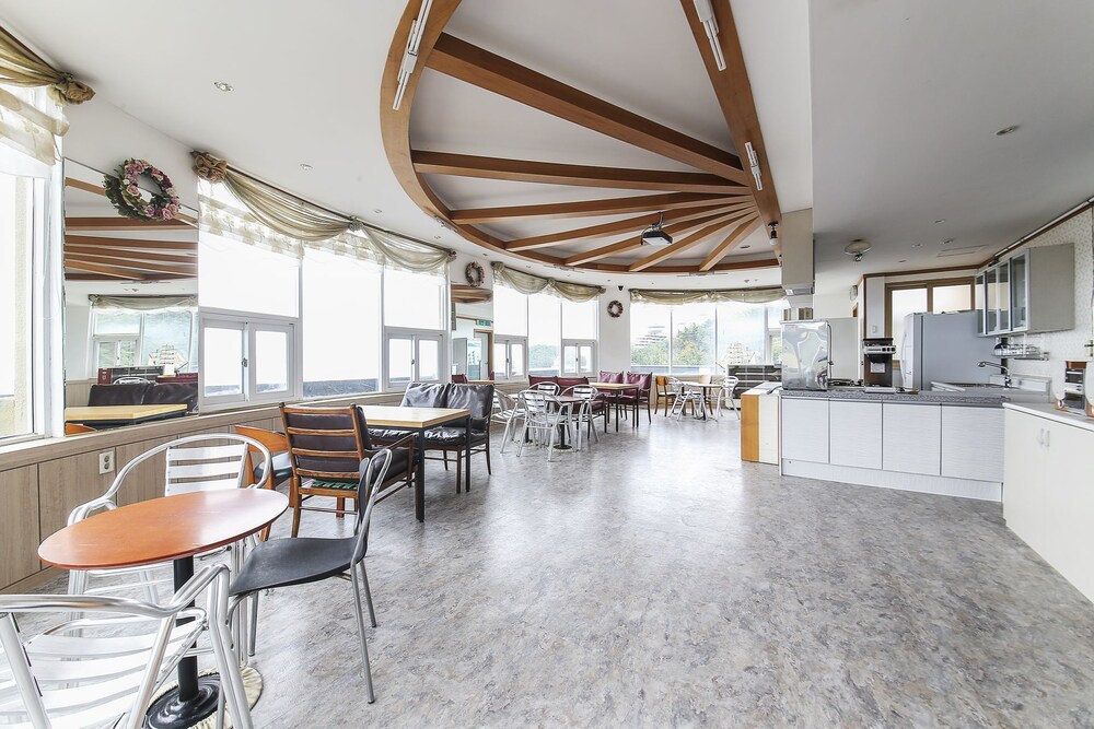 Book Hotel Tops Ville In Gangneung Hotels Com