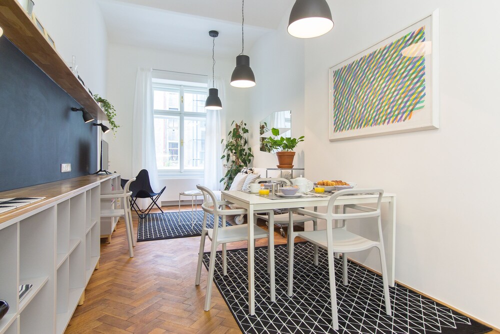 スタイリッシュ モダン アパートメント イン マラーストラナ プラハ の宿泊予約 ホテルズドットコム