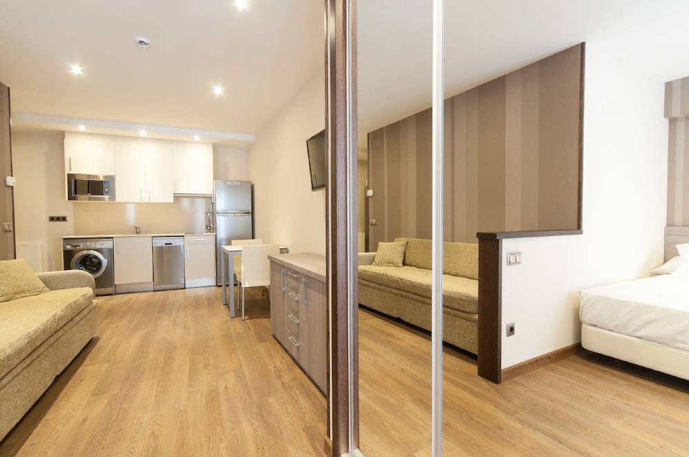Apartamentos Turisticos Llanes Spain Hotel Apartamentos Turisticos Llanes Apartment 1 Bedroom Guest Room