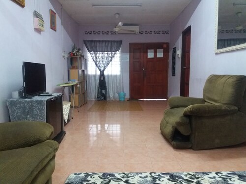 1 Kampung Kerubong Hotels from , Kampung Kerubong hotel discounts