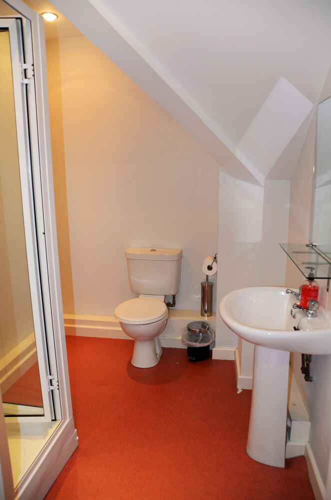 ブラックモア コート コルク の宿泊予約 ホテルズドットコム