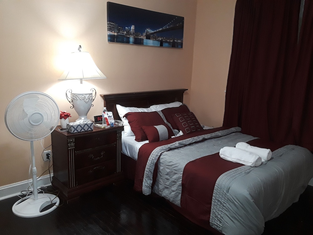 Book Sharif S Bed Breakfast In Upper Darby Hotels Sharif S Bed Breakfast Upper Darby Apartment 2 Bedrooms Guest Room