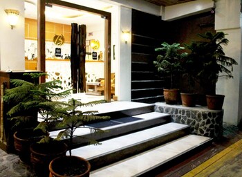 10 Best Hotels Near Manila Espana Station