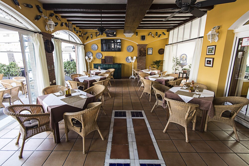 Hostal Marissal In Nerja Hotels Com