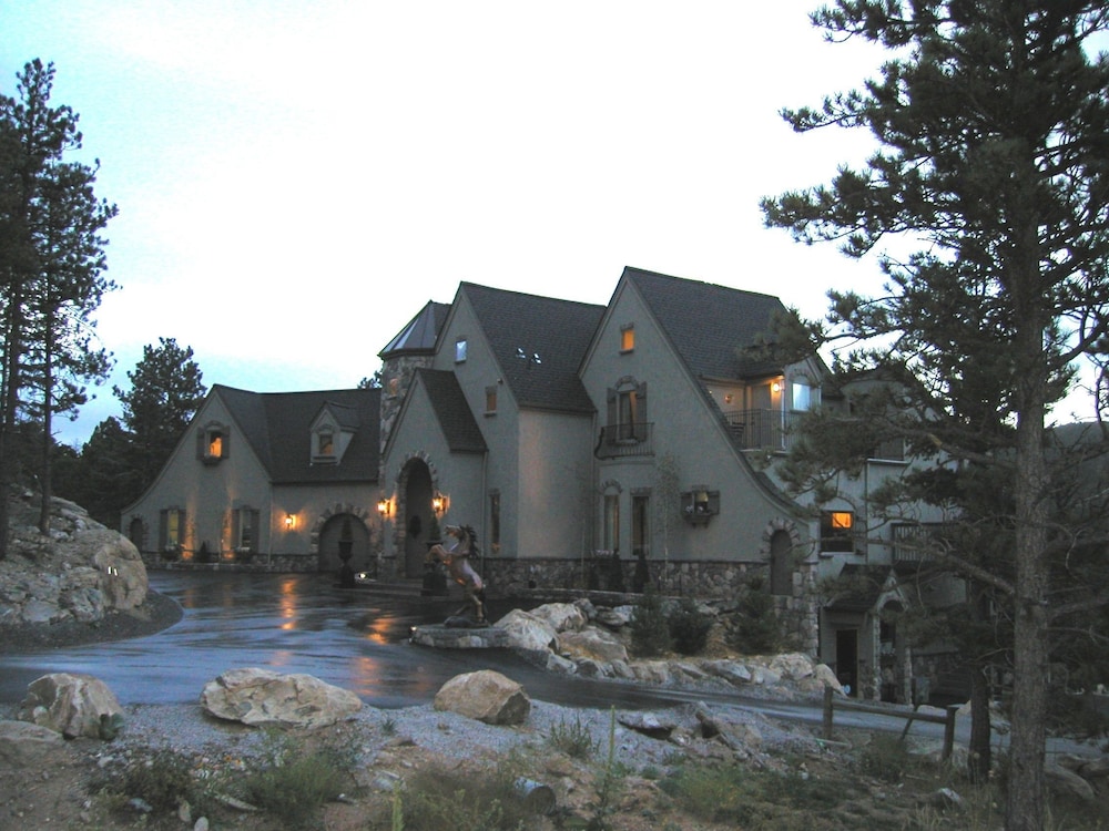 Arrowhead Manor Morrison Info Photos Reviews Book At Hotels Arrowhead Manor Morrison