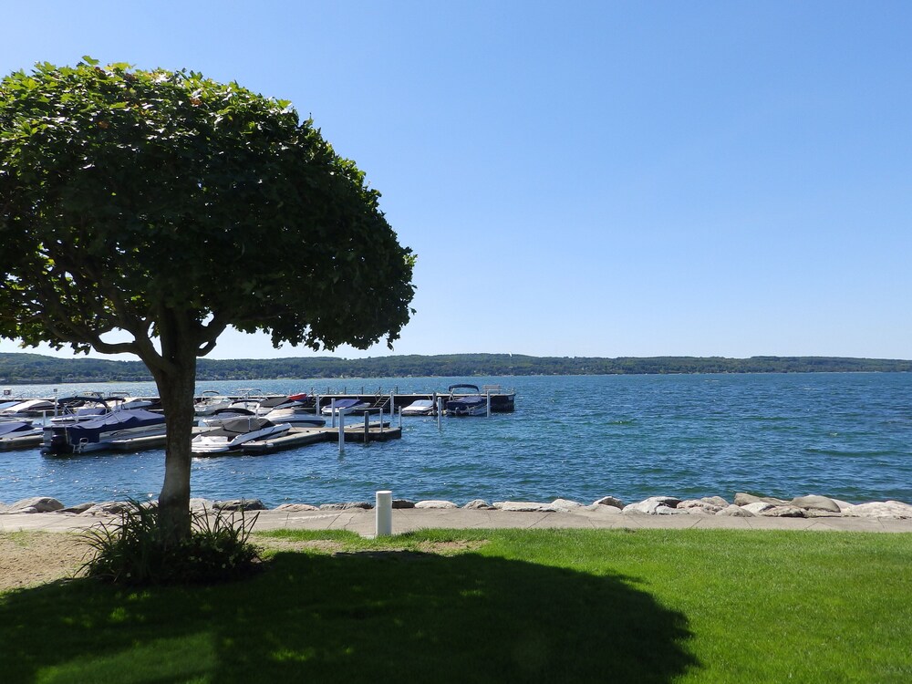 unique unit view - landings condominium on beautiful lake