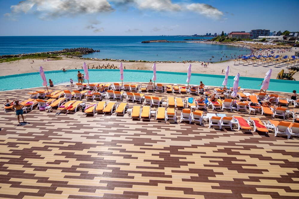 Mera Onix Cap Aurora Cap Aurora Info Photos Reviews Book At Hotels Com