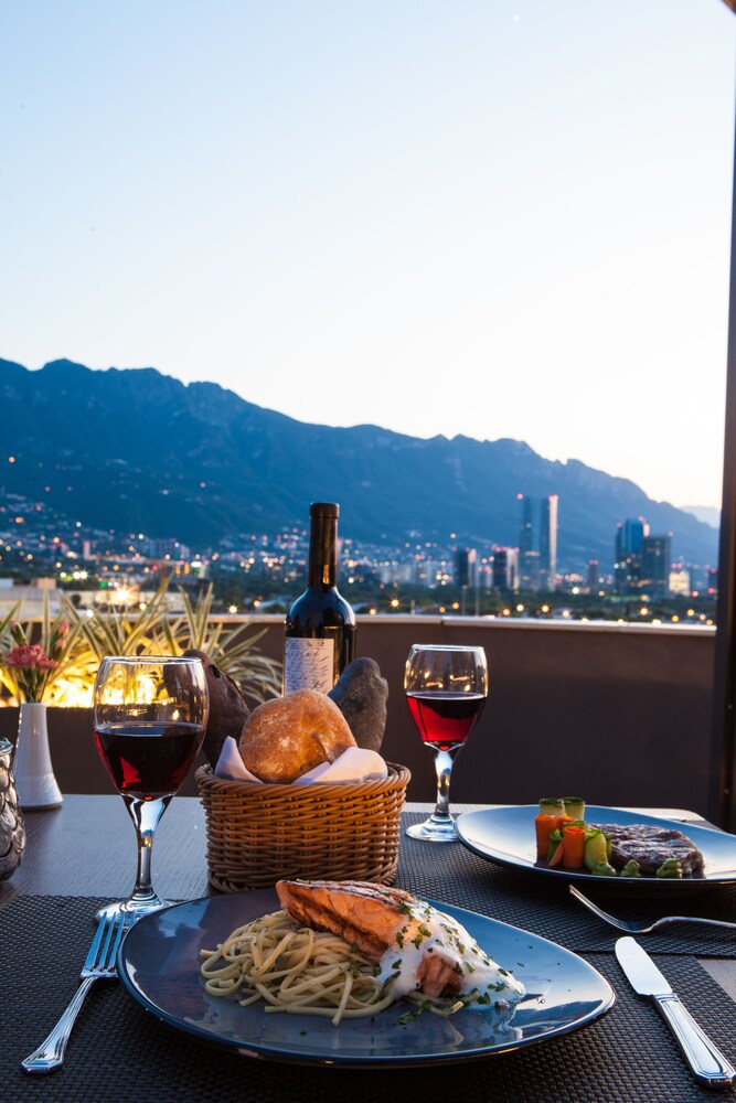 Camino Real Fashion Drive Monterrey In San Pedro Garza Garcia Hotels Com