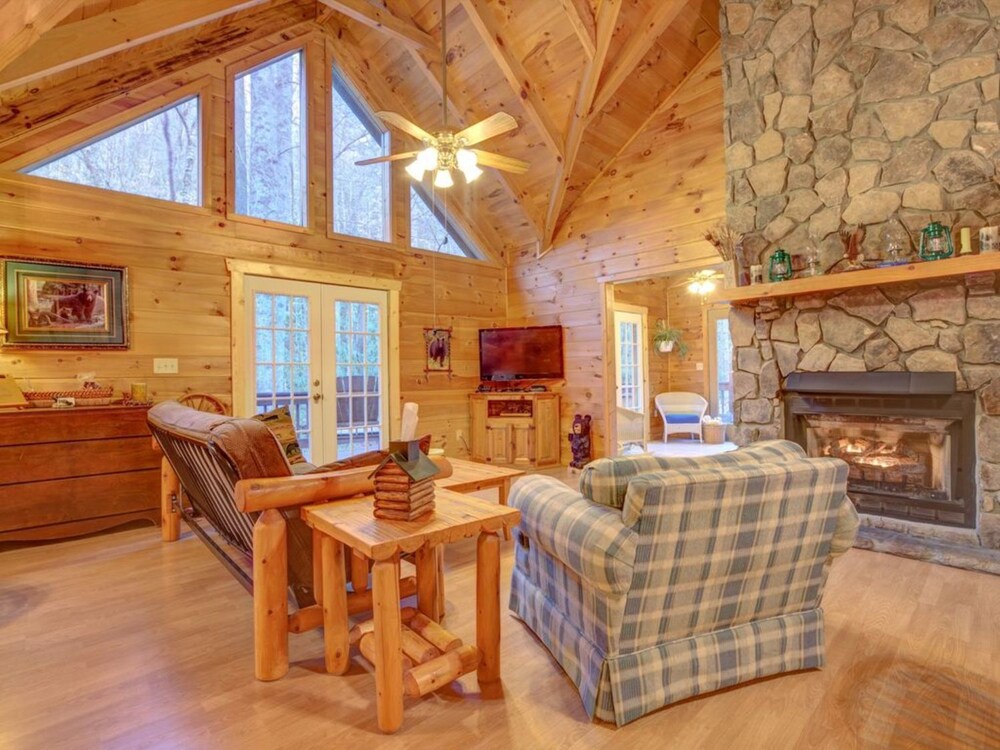 Mountain Paradise On Collett Creek Andrews Nc Cabin 4 Andrews Info Photos Reviews Book At Hotels Com