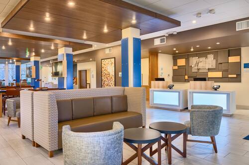 Book Holiday Inn Express Suites M North Keizer An Ihg Hotel In Hotels Com Book Holiday Inn Express Suites M, Round Table Keizer Station