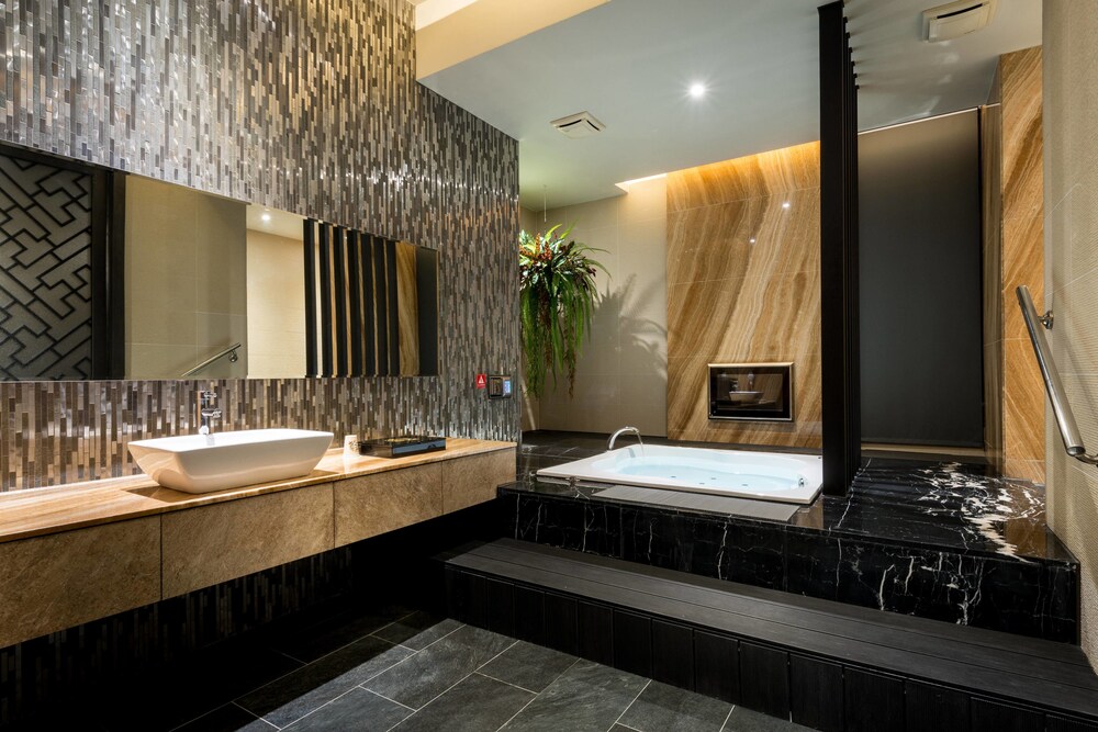 Shu Shia Motel Taichung 2018 Updated Price Reviews Hd Photos Shu Shia Motel Taichung Standard Room 1 King Bed Bathroom