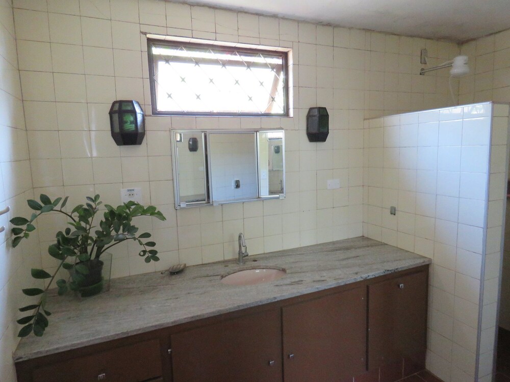 シャカラ サマンバイア ピラシカバ の宿泊予約 ホテルズドットコム