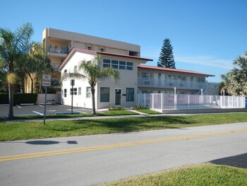 15 Closest Hotels To Deerfield Beach Pier In 15 Closest Hotels To Deerfield Beach Pier In