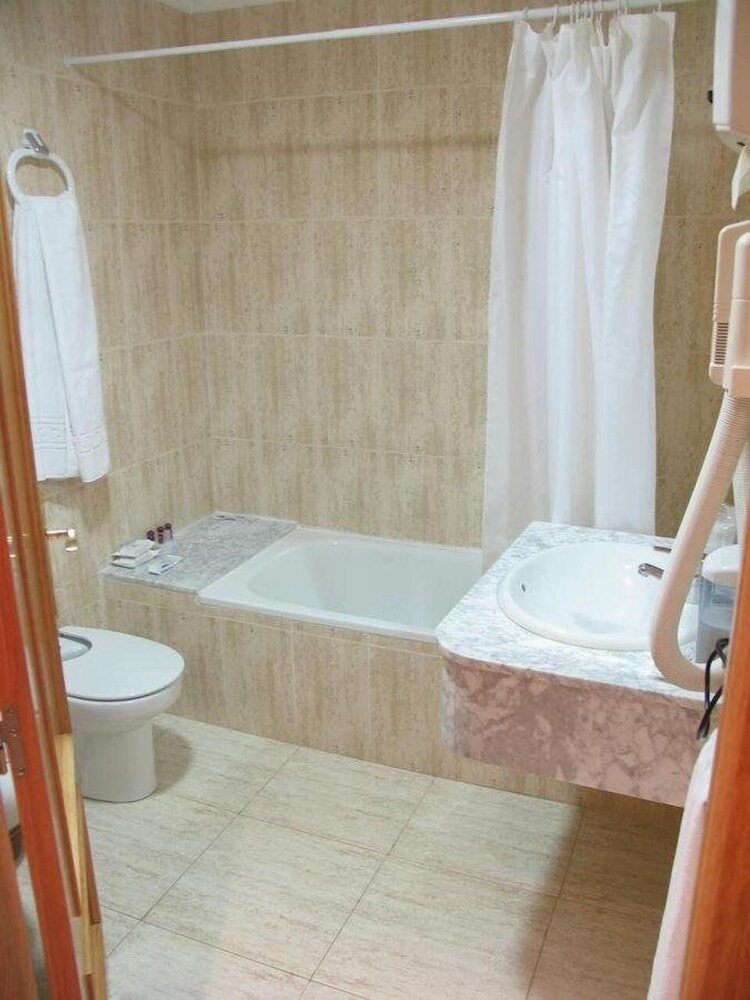 Hostal Asador Imperial Crevillente Hotels Com