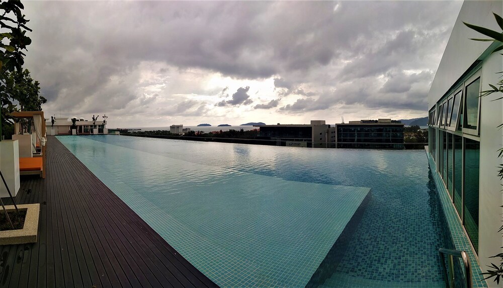 日落海景假日公寓式客房酒店 - 附无边际游泳池