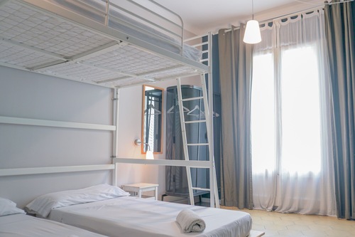 Book Birdhouse In Barcelona Hotels Com