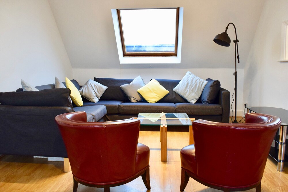Book Modern Maisonette By Chalk Farm In London Hotels Modern Maisonette By Chalk Farm London