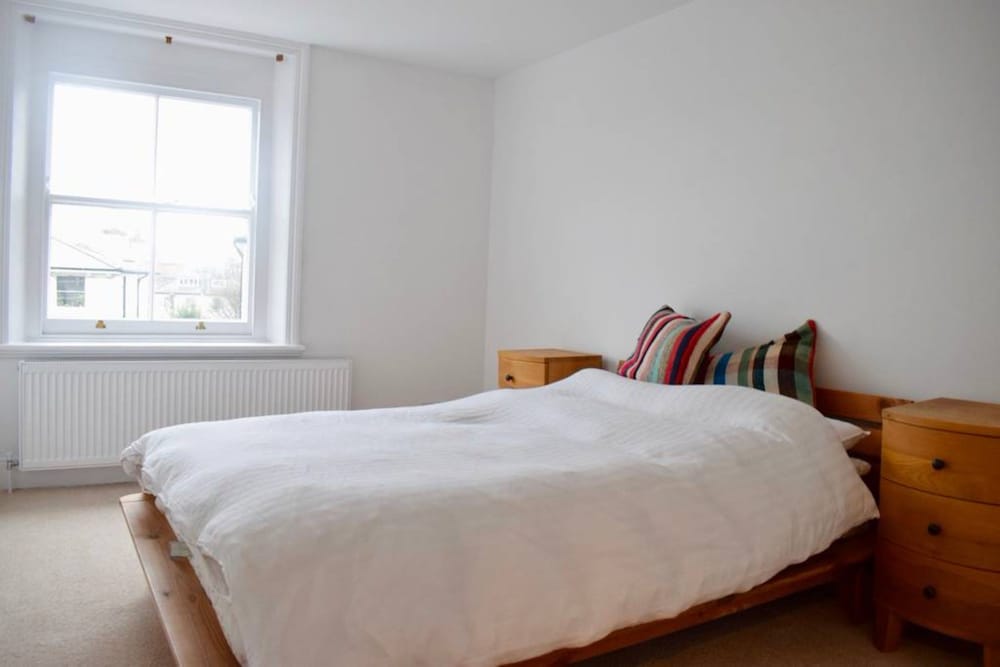 Book Modern Maisonette By Chalk Farm In London Hotels Modern Maisonette By Chalk Farm London Apartment 3 Bedrooms Guest Room