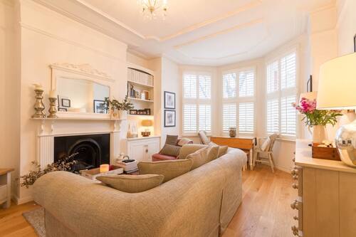 Book New Bright 2bd Flat In The Heart Alexandra Palace In Hadley Wood Hotels Com Book New Bright 2bd Flat In The Heart Alexandra Palace In Hadley Wood Hotels Com