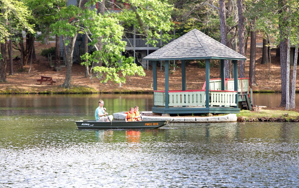 Book Pine Mountain Club Chalets Resort in Pine Mountain