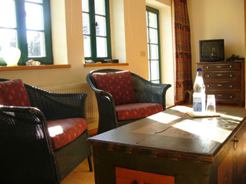 Altsachsischer Gasthof Kleines Vorwerk In Sayda Hotels Com