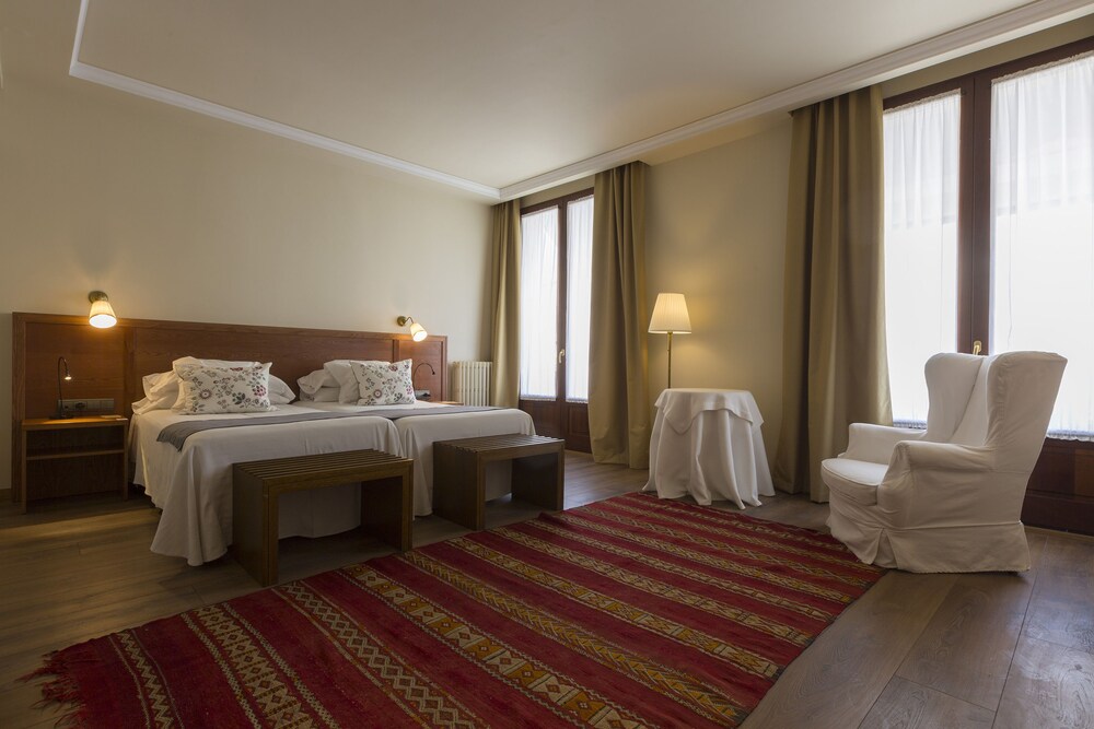 Hotel Hostal Sport Adults Only En Falset Hoteles Com