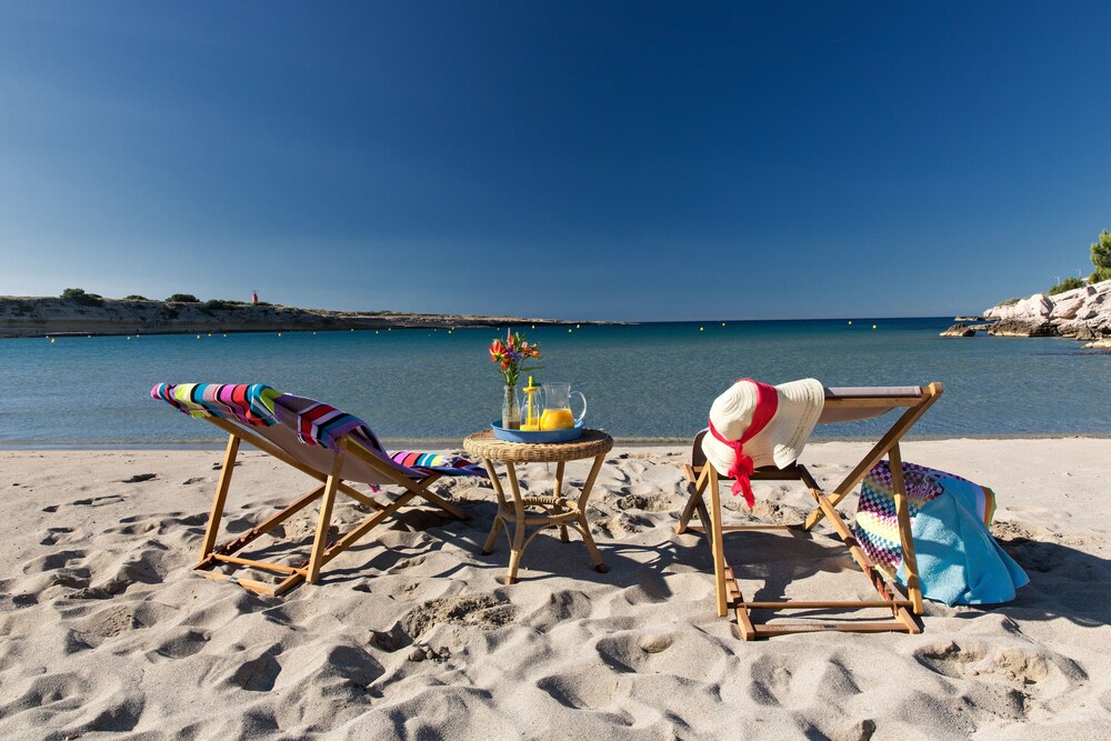 Odesia Vacances Village Club Le Pescadou Martigues Hotels Com